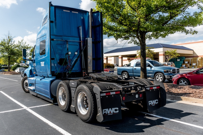 Pedestrian Hit By Tractor-Trailer Wins $1.25M Settlement