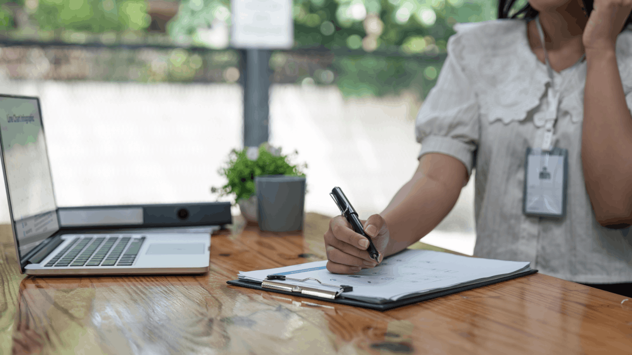 Who can file a claim after a trucking accident